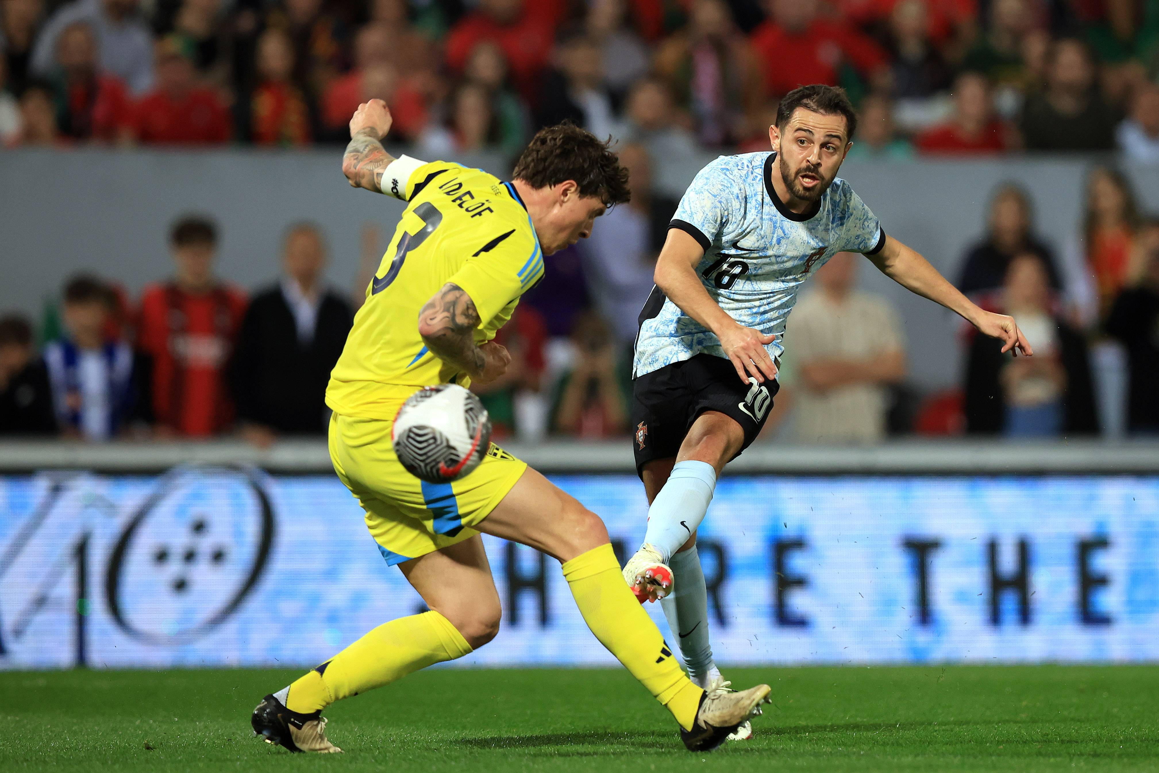 半岛体育官网-葡萄牙大胜俄罗斯，晋级淘汰赛