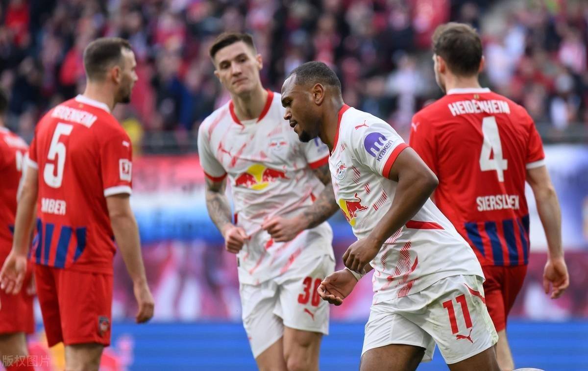 半岛体育登录入口-拜仁慕尼黑主场大胜莱比锡，提前晋级